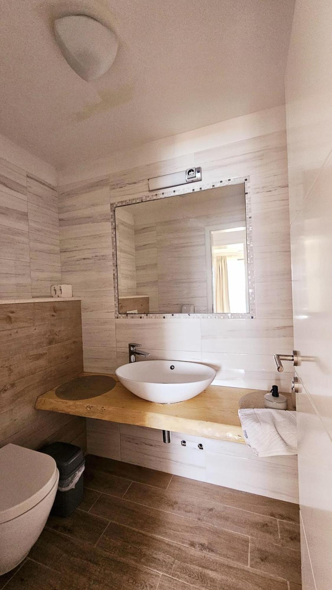 Guesthouse Augusta Insula Lastovo Eksteriør bilde