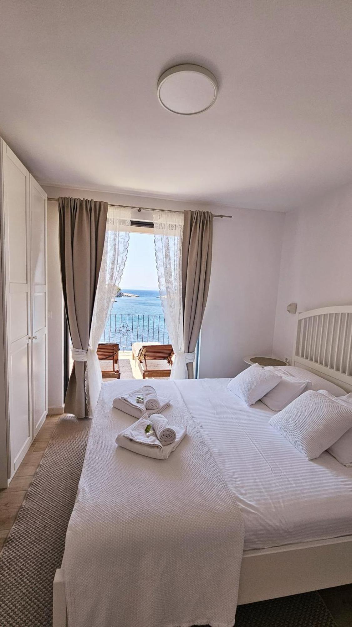 Guesthouse Augusta Insula Lastovo Eksteriør bilde