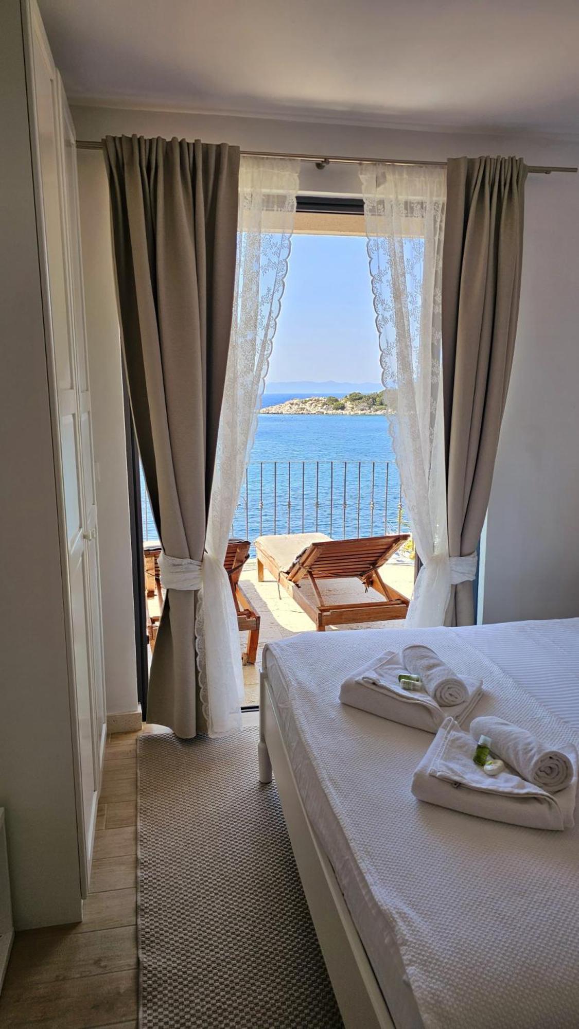 Guesthouse Augusta Insula Lastovo Eksteriør bilde