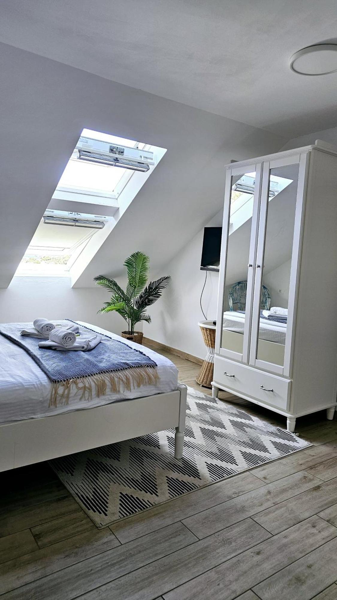 Guesthouse Augusta Insula Lastovo Eksteriør bilde